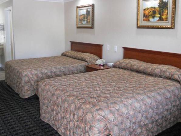Edge Water Inn Reedley Экстерьер фото
