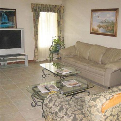 Edge Water Inn Reedley Экстерьер фото