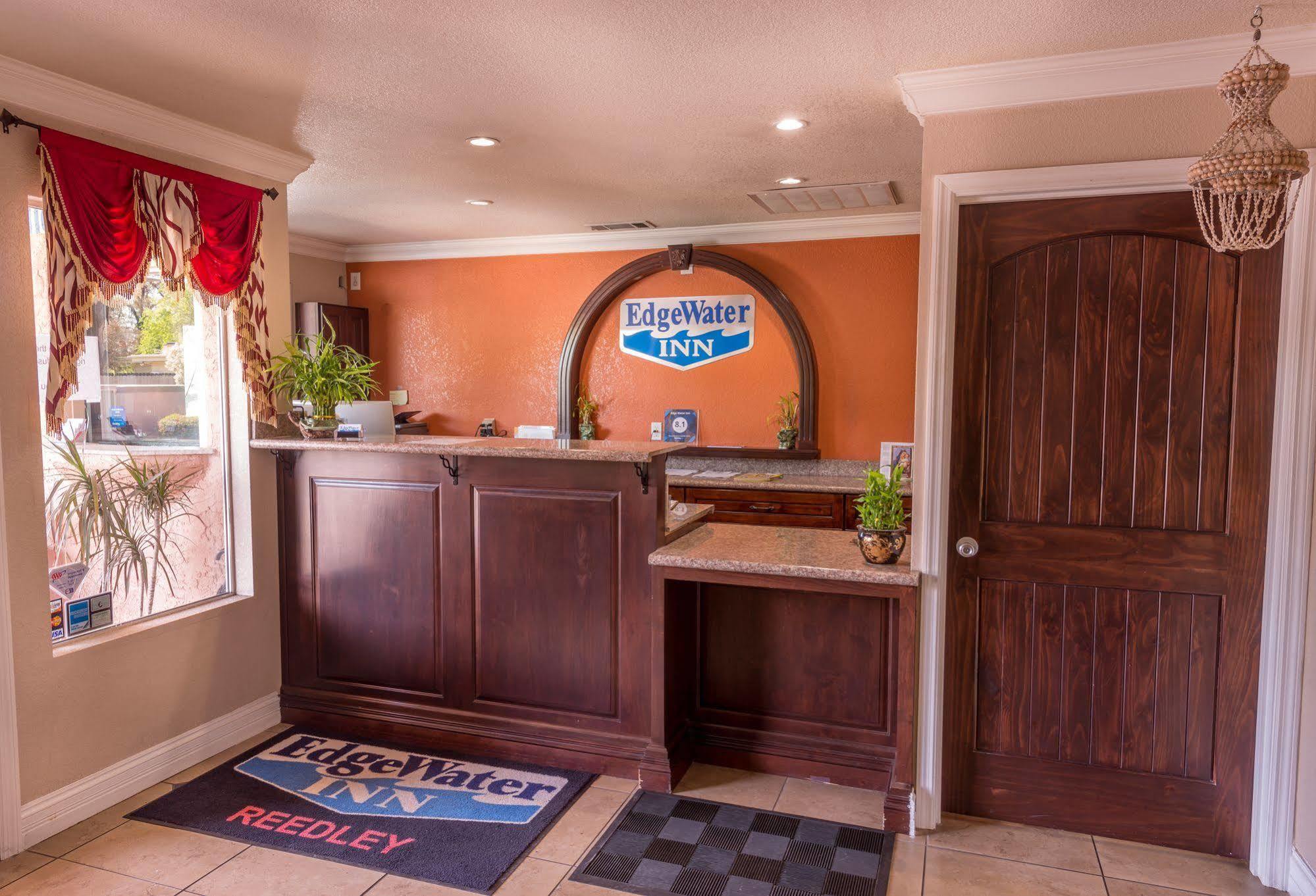 Edge Water Inn Reedley Экстерьер фото